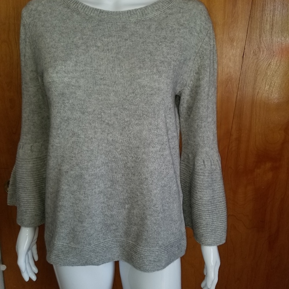 Banana republic Bell sleeve sweater